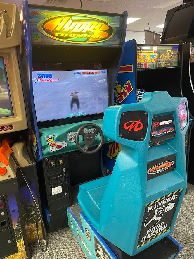 Hydro Thunder Used arcade racing game